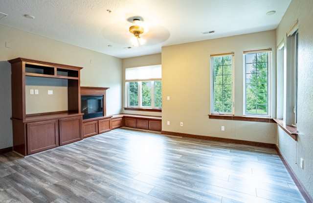 4444 Greenchain Loop - 4 Gallery 3