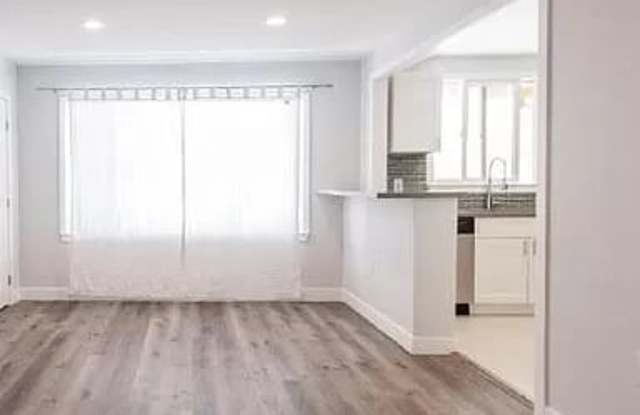 144 S Bonnie Brae St Apt 10 Gallery 4