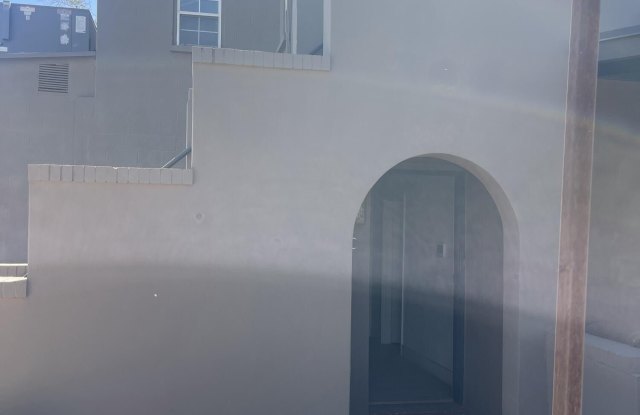 1415 N Ochoa Street Gallery 2