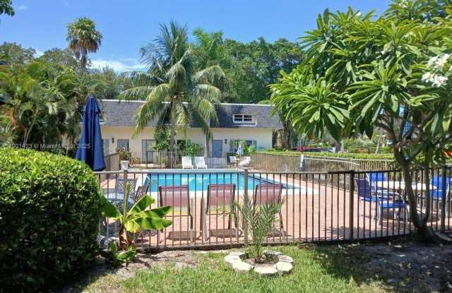 1945 NW 4th Ave - 1945 Northwest 4th Avenue, Boca Raton, FL 33432