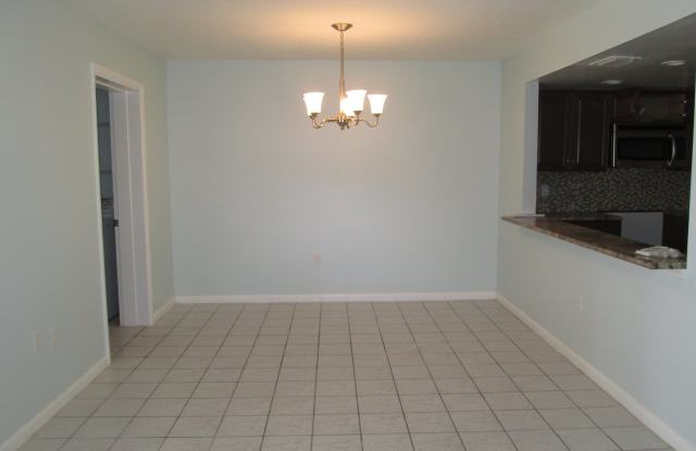 Don't miss this 3/2.5 Park Lake Townhouse in Maitland! Gallery 4