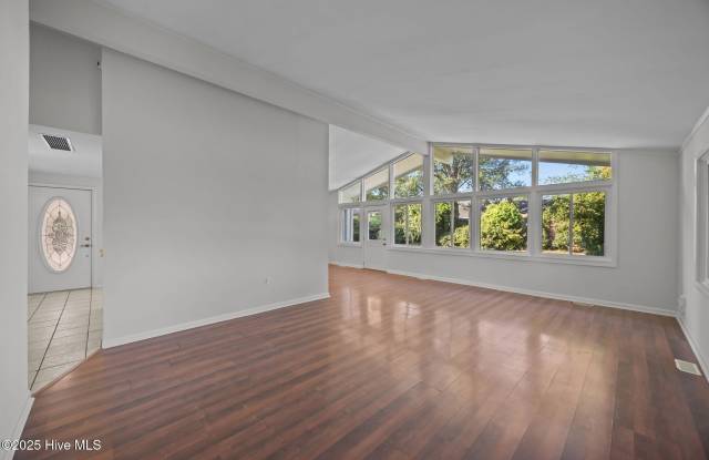 2003 Forest Hill Drive Gallery 4