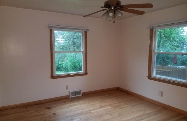 909 Chicago Avenue - 3 - 909 Chicago Avenue, Waukesha, WI 53188