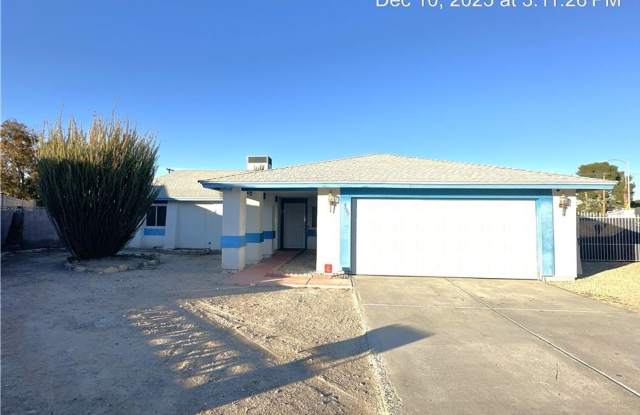 WONDERFUL 4-BED SINGLE STORY WITH CHARACTER! photos photos