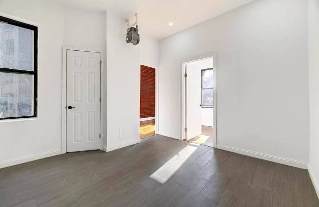 24 Saint Marks Place Gallery 4