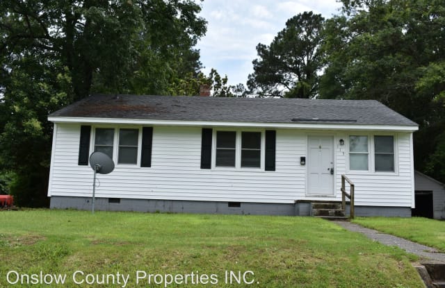 115 Banks Street - 115 Banks Street, Jacksonville, NC 28540