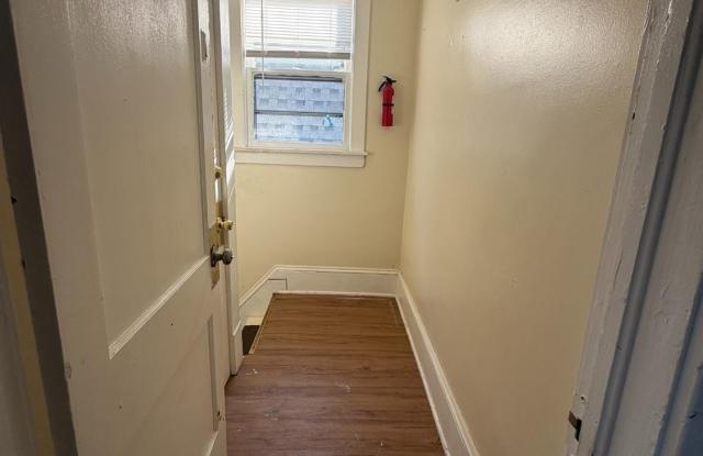 471 HALL Avenue Gallery 1
