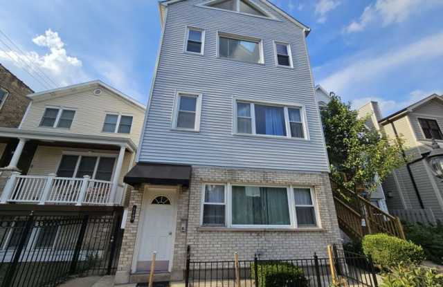 1140 W Barry Avenue photos photos
