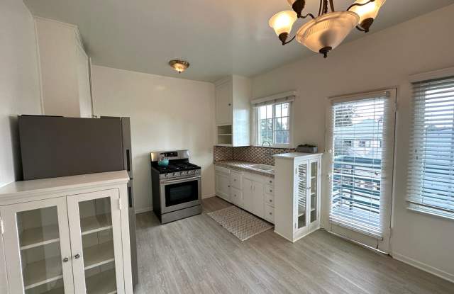 Vintage Style 1+1 - New Kitchen Appliances, Plank Floors, Balcony, pet friendly photos photos