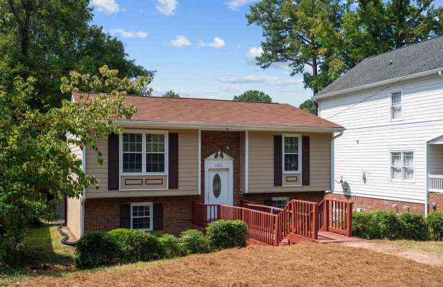 Recently Updated 4 Bedroom 2 Bath Near Downtown Durham! - 1505 Glendale Avenue, Durham, NC 27701