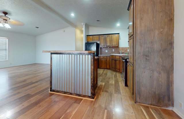 10664 Northeast Keeney Road Gallery 4