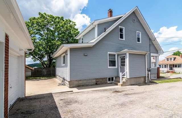 255 Farmington Avenue Gallery 4