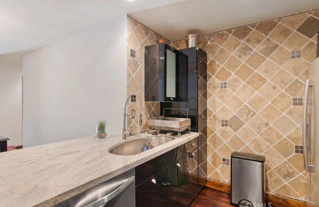 1040 4th St photos photos