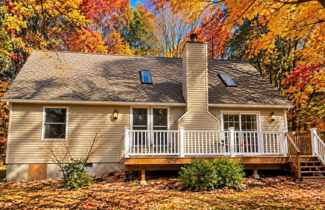 77 Penn Spring Drive Gallery 1