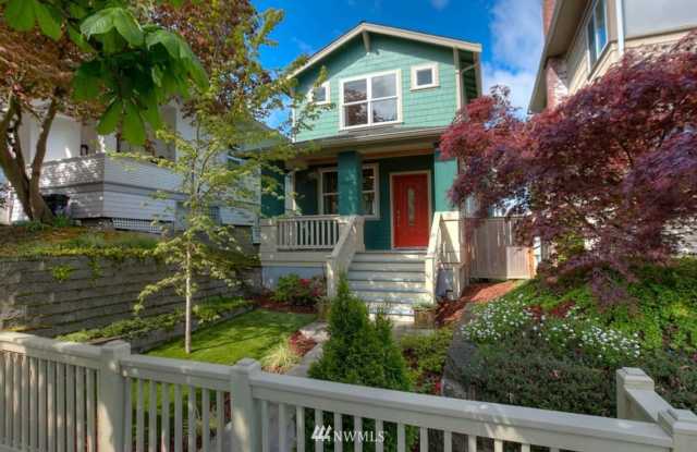 Pre-leasing Now 25-26 school year!! REST OF SEPTEMBER FREE!!!! + $1000.00 Amazon Gift Card for 1 yr lease photos photos