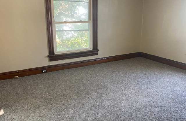 3 Bdrm 2 Car Garage Gallery 4
