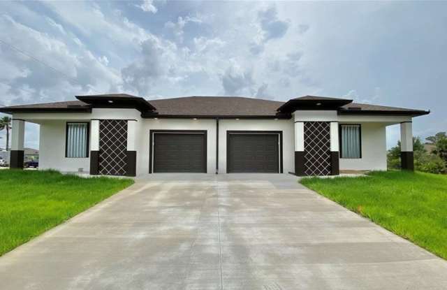 2403 Dickens Avenue N photos photos