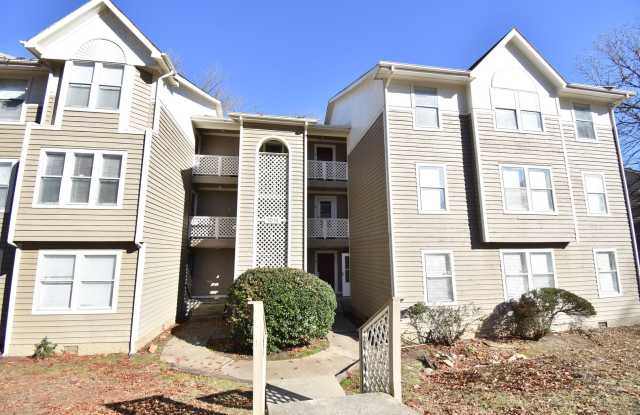 2 bedroom 2 bathroom Condo-Stewarts Creek - 1018 Wood Creek Drive, Fayetteville, NC 28314