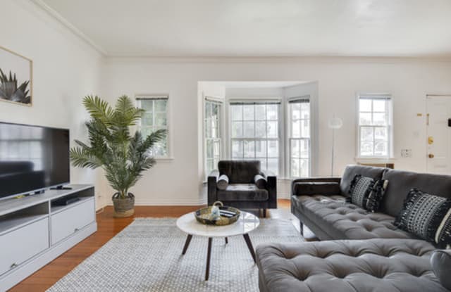 9421 Charleville Boulevard - 9421 Charleville Boulevard, Beverly Hills, CA 90212