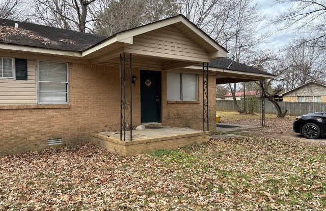 709 El Capitan Dr Bolivar TN 38008 photos photos