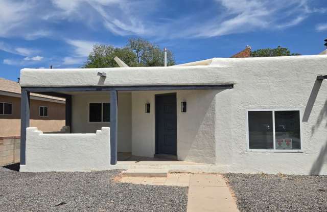 Recently updated 4 bedroom 4 bathroom house in the UNM  North Campus area! photos photos
