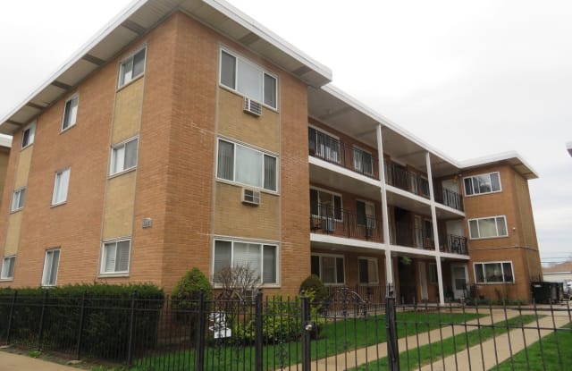 4602 N River Road - 4602 Des Plaines River Road, Schiller Park, IL 60176