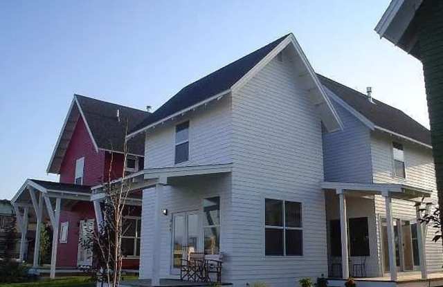 Beautiful uniquely designed home ready for new tenants! photos photos