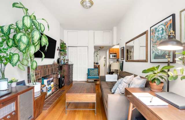 61 West 85th Street Gallery 3