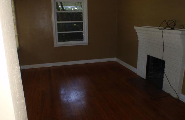 1809 IOLA DR Gallery 2