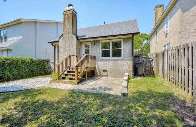 1054 Hickman Road Gallery 4