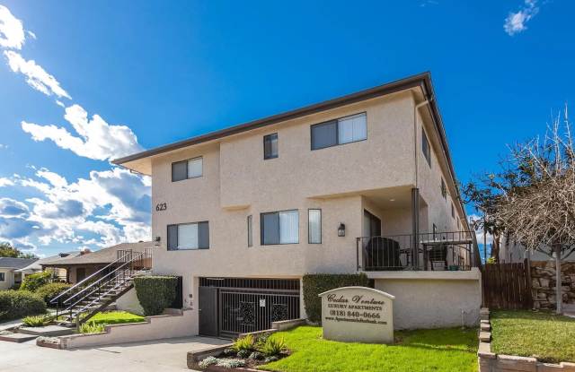 623 E Cedar Ave photos photos