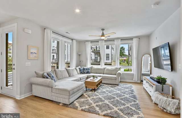 1675 Bandit Loop - 1675 Bandit Loop, Reston, VA 20190