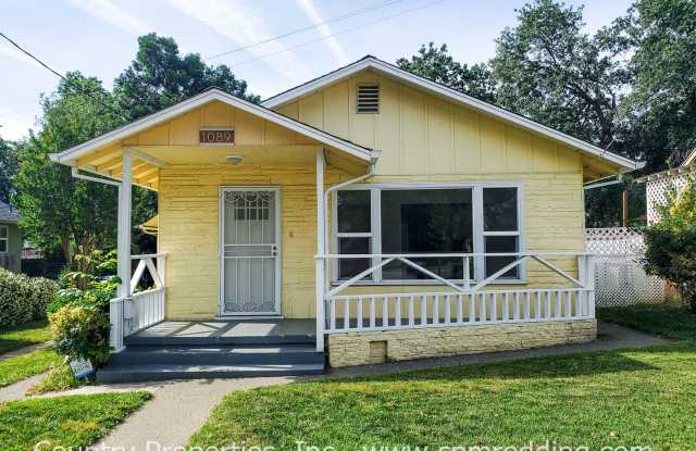 Garden Tract Charmer Coming Available March 20th! 2 Bedrooms plus Bonus Room photos photos