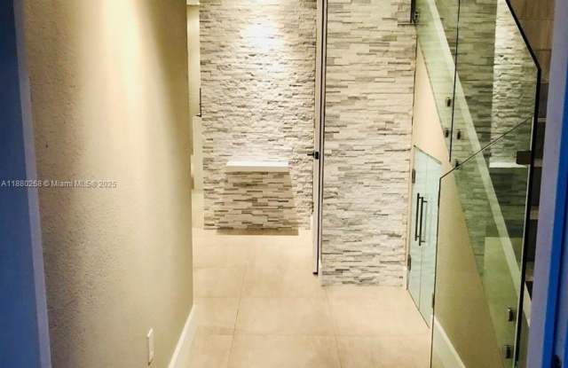 10704 NW 88th Ave photos photos