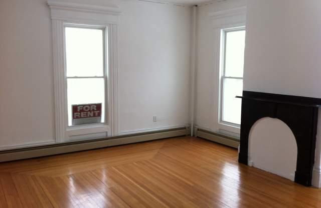 581 Chestnut St - 1 photos photos