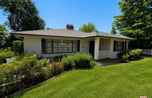 1796 E Mendocino St photos photos