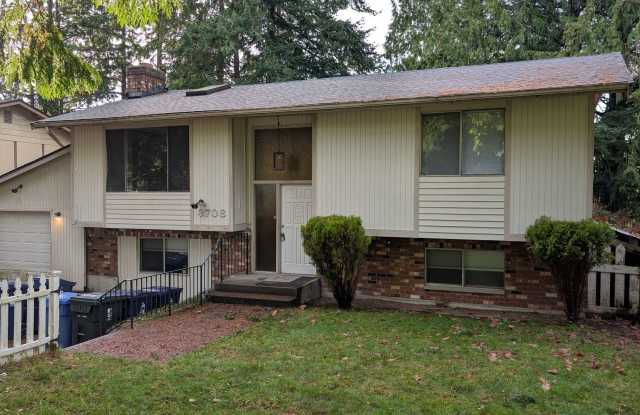 **PENDING APP**Beautiful 5 Bed 2  3/4 Bath home in Tacoma - 3708 North Shirley Street, Tacoma, WA 98407