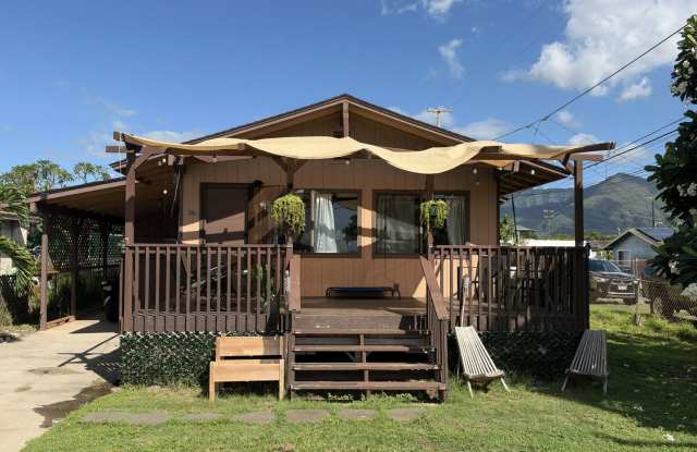 Live Across the Street from the Ocean: Modern, Efficient 3-Bedroom Home in Maili Gallery 1