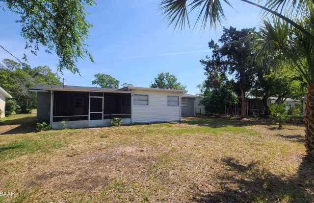 2222 Harvard Road Gallery 3