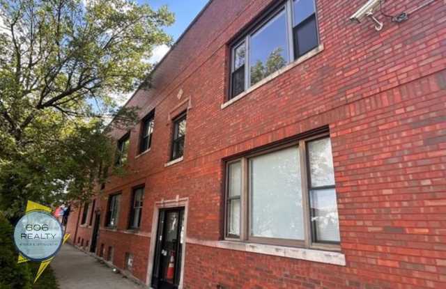 4811 W Warwick Gallery 1