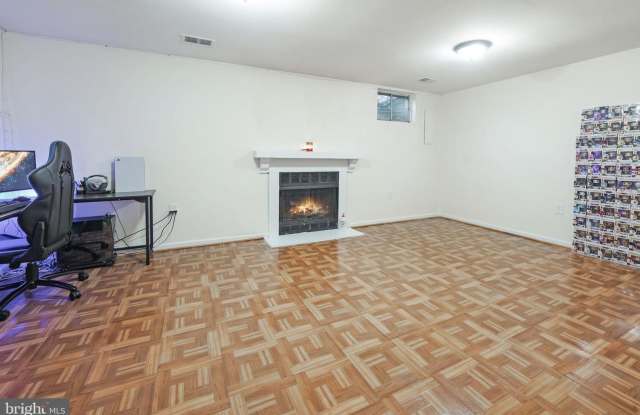 12120 Stoneford Dr Gallery 3