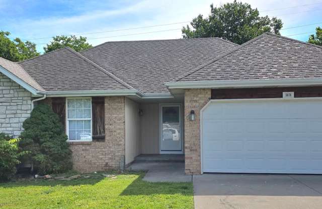 Gorgeous 3BR/2BA brick and stone front home in Keystone Estates! $1395 photos photos