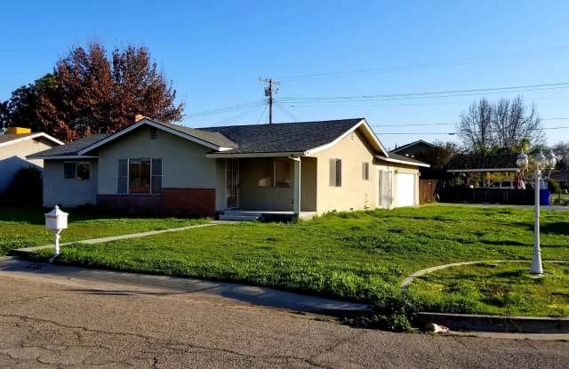1013 East Vandalia Avenue Gallery 1