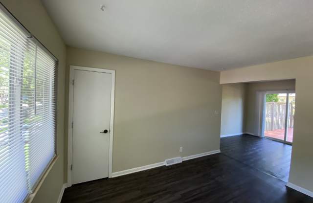 3911 S Marshall Dr Gallery 4