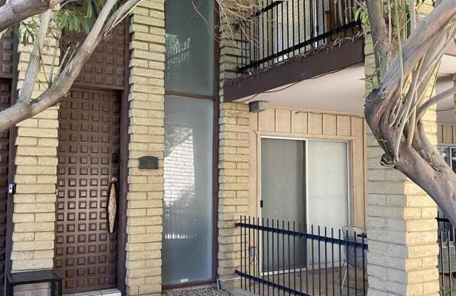 6925 E 4TH Street unit: 2 photos photos