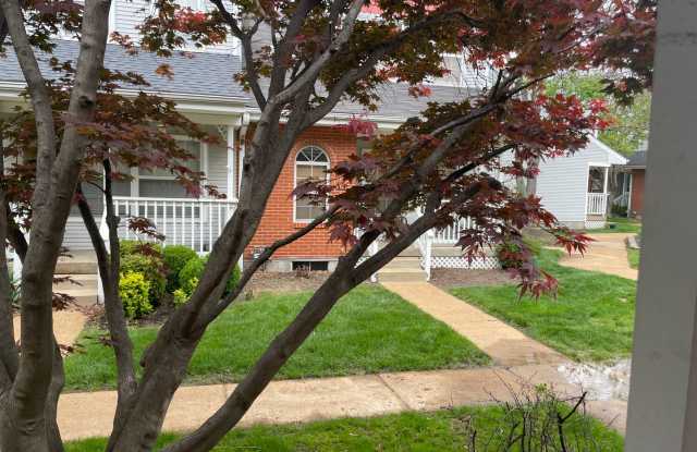 Beautiful 2 Bed, 1.5 Bath Townhome on the Edge of the Desirable Hill Neighborhood Available for Rent photos photos