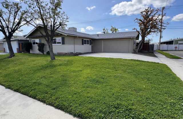 Newly remodeled house on a corner lot!! Move in special!!! photos photos