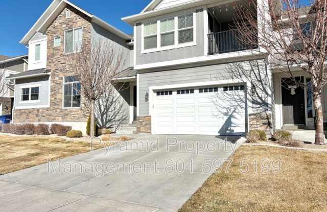 5926 W 8100 S photos photos