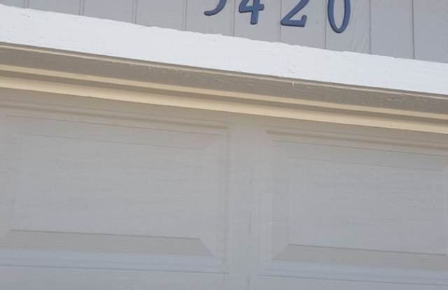 Great 3 Bed 2 Bath 2 Car Garage Flat Duplex- Pets ok! photos photos