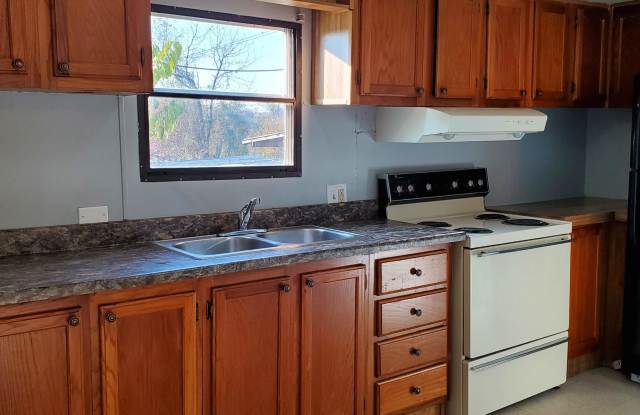 2006 Ravenswood Rd - 2006 Ravenswood Road, Jackson County, WV 26164
